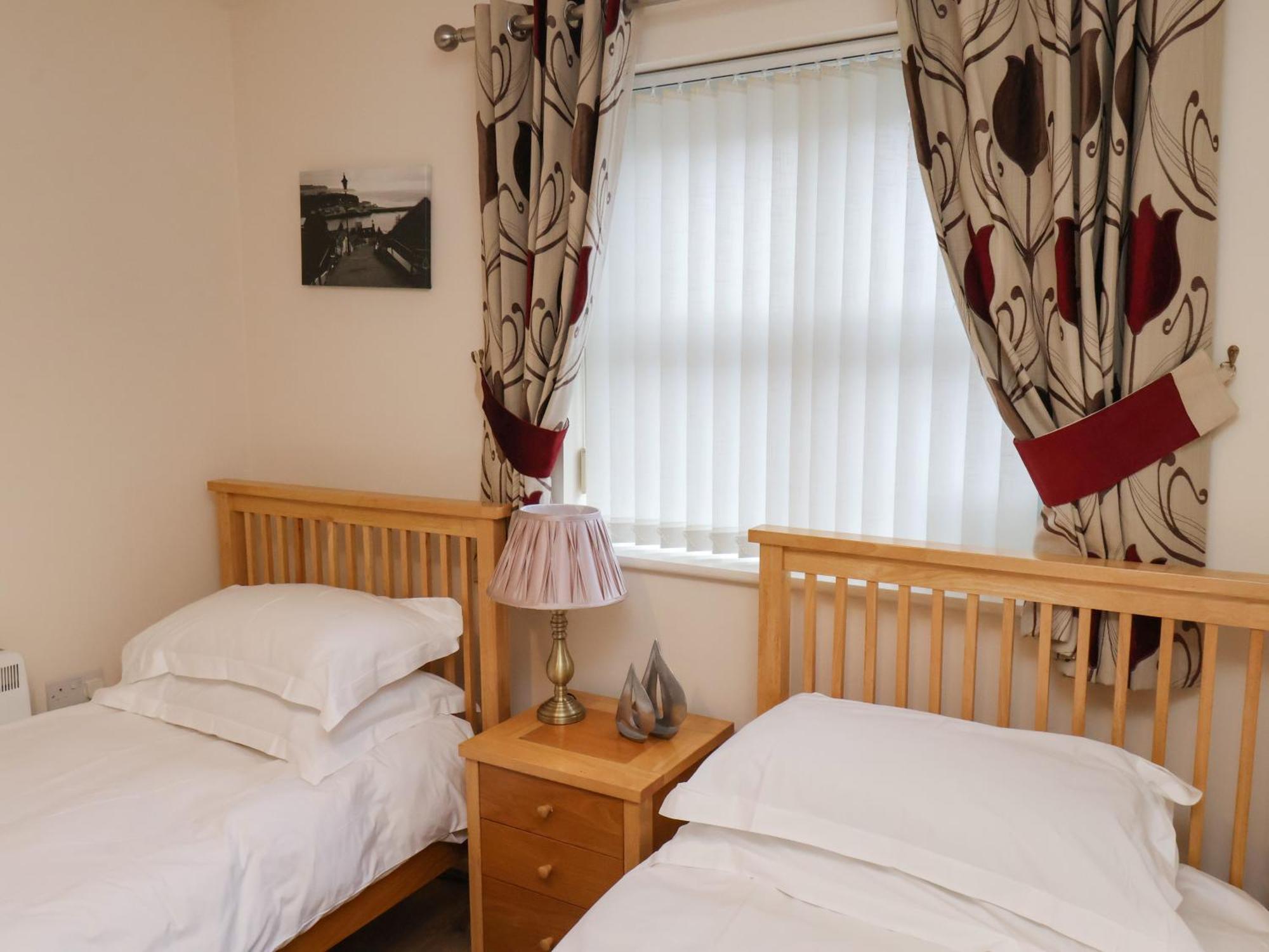 Apartment Cadliam Whitby